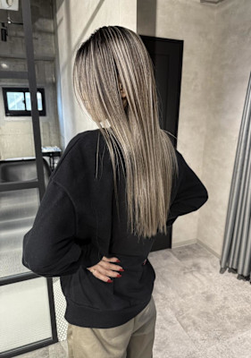 ★顔周りや襟足が暗くならないバレイヤージュ★