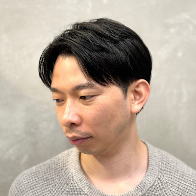 ビジネス場面にも強い　清潔感×スタイリッシュフェードカット