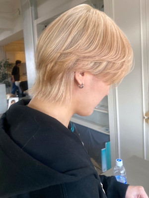 ホワイトカラー ウルフカット メンズパーマ　ダブルカラー