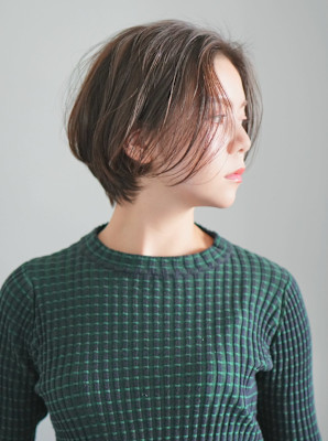 前下がりショート・ボブ/絶壁解消/前髪あり/40代