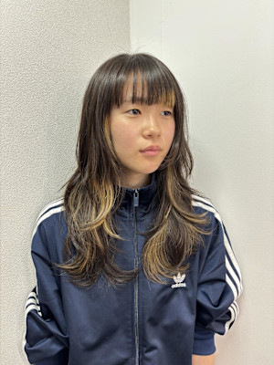 デザインカラー/レイヤーカット/ウルフカット/ハイライト