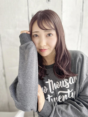 ツヤ感ピンクのAラインミックスカール