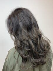 グレージュグラデーションカラー