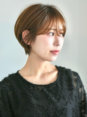 前下がりショート・ボブ/絶壁解消/前髪あり/40代