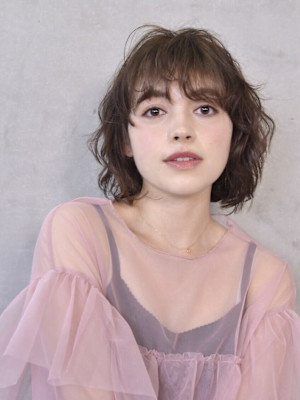 ふんわりナチュラルブラウンレイヤーボブ