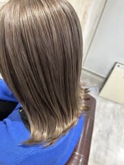 シルバーグレージュ