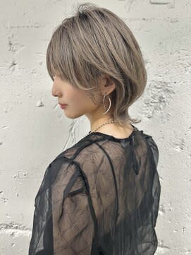 グレージュ×ウルフ　ウルフカット　ウルフ