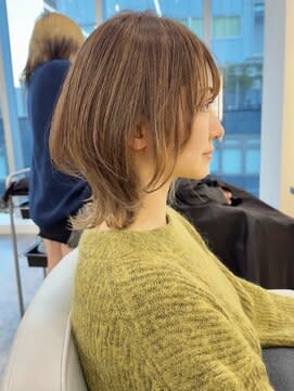 横顔もオシャレな小顔ネオウルフ　ウルフカット　ウルフ