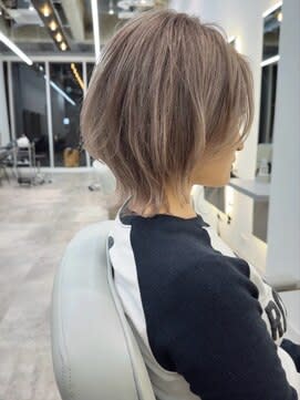 ミルクティーベージュ×ネオウルフ　ウルフカット　ウルフ