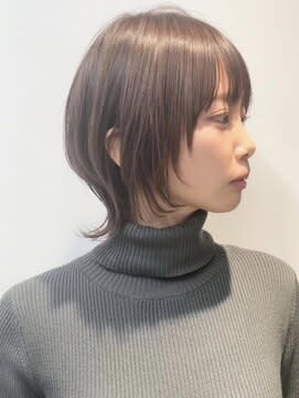 顔回りが可愛いショートウルフ　ボブウルフ　ウルフカット