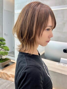 斜め45°も可愛い小顔ウルフウルフカット