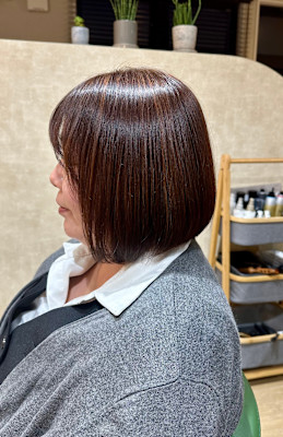 ミディアムボブ×ハイライト