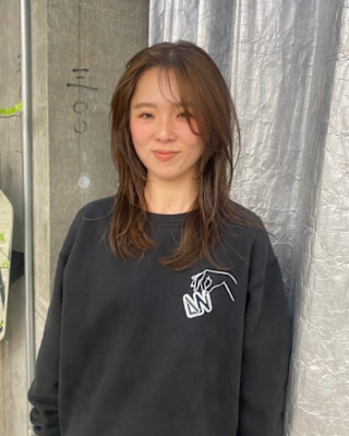 ステップボーンカットハイレイヤースタイル