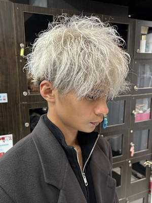 メンズ/ホワイト/刈り上げ/ハイトーン錦糸町北口