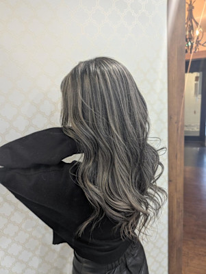 ローライトでリタッチも気にならずにカラー