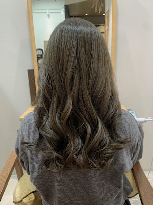 オリーブカラー