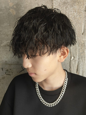 ツイストスパイラルパーマ 刈り上げツーブロック マッシュ