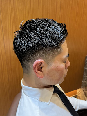 銀座理容室　フェードカット　スキンフェード　アップバング