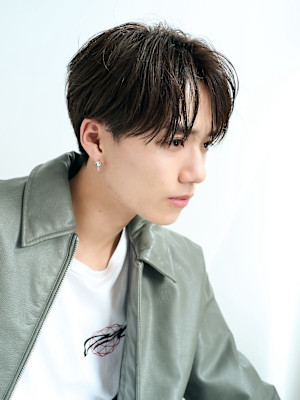 ダークアッシュ/韓国ヘア/センターパート/曲がる縮毛矯正