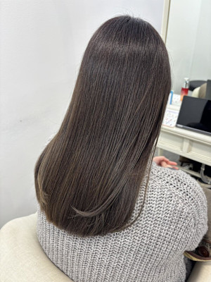 大人かわいい/メテオカラー/女性スタッフ