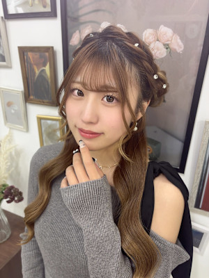 編み込みカチューシャサイドお団子♪