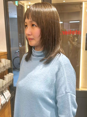 オリーブベージュ ハイトーン 顔周りレイヤー オン眉