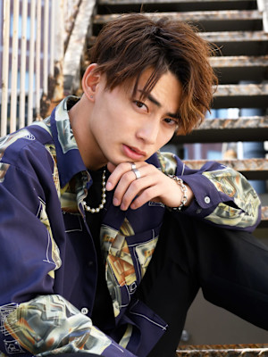 アップバングマッシュツーブロック