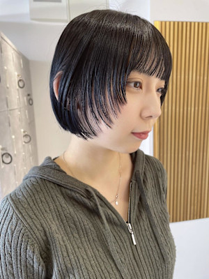 ブルーブラック/ミニボブ/ボブ/顔周りカット/顔周りレイヤー