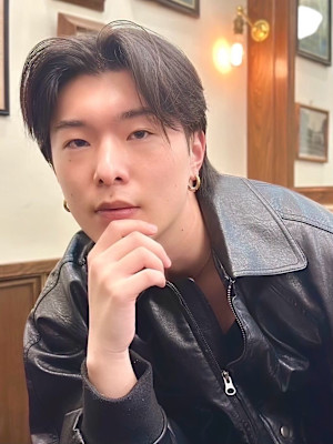 センターパートウルフ