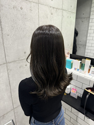 オリーブグレージュ