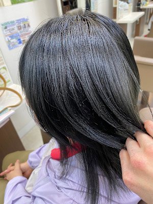 大人女子の暗髪　　ブルーグレージュ/ブリーチなし