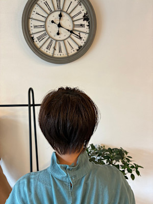 くびれショートヘアー
