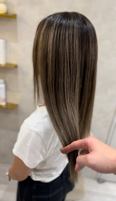 ハイライトカラーミルクティーベージュケアブリーチ