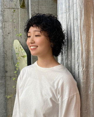 ステップボーンカットショートパーマスタイル