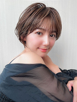 美髪大人ショート丸みマッシュショートイメチェン分け目なし 