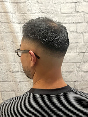 メンズ／ハイフェード／ベリーショート／アップバング