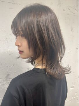 菱形◆シルエットのミディアムウルフ　ウルフカット