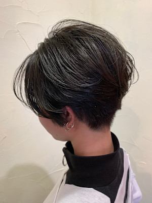 【ジェンダーレス】黒髪イケメンショートでクールな魅力を