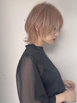 横顔も可愛いハイトーンウルフ　ボブウルフ　ウルフカット