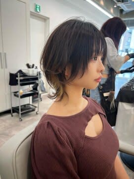 イヤリングカラー×ウルフカット　ウルフ　ネオウルフ