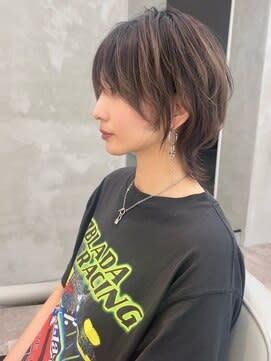 くびれが可愛いウルフカット　ウルフ　ネオウルフ