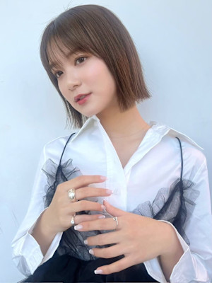 イメチェン外ハネボブ美髪ワイドバング顔周りレイヤーカット