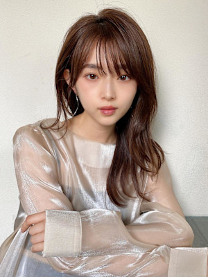 イメチェンロングレイヤー顔周りレイヤー後れ毛小顔カット美髪