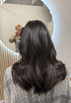 韓国風セミロングゆる巻ヘア