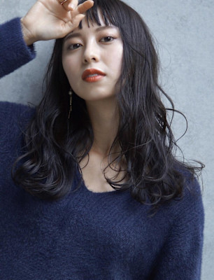 ゆる巻きボブ ロング オン眉 アッシュカラー 20代30代