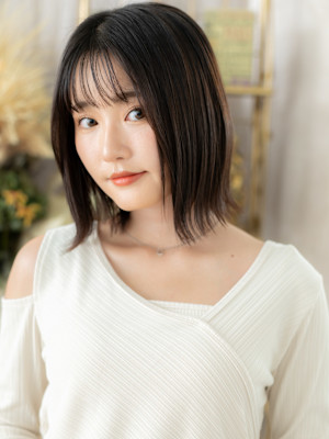 艶感ダークアッシュ切りっぱなしミディアム　姫カットレイヤー