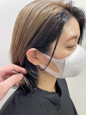 逆インナーカラー/前髪無し/ベージュ×黒/肩ラインボブ/韓国