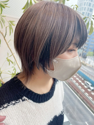 ショートウルフ/逆フェイスフレーミング/全体ブリーチ