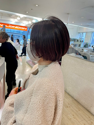 丸みショートヘア　round short haircut