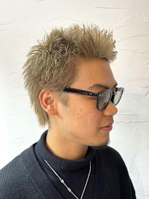 スパイキーショート アップバング ブリーチカラーブロンド
